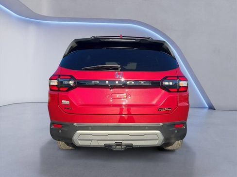 Used 2025 Honda Pilot TrailSport image 4