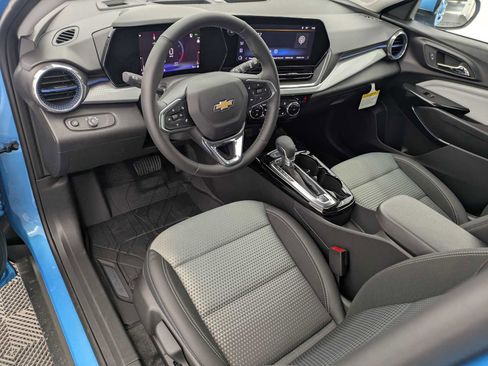 New 2026 Chevrolet Trax LT w/ Driver Confidence Package FWD image 2