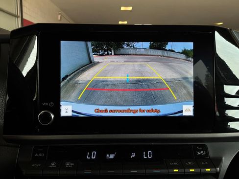 Used 2025 Toyota Camry LE FWD image 32