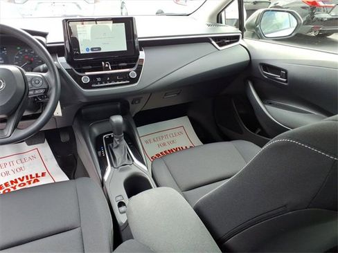 Used 2025 Toyota Corolla LE image 10