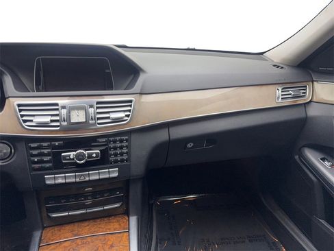Used 2014 Mercedes-Benz E 350 Sedan image 52
