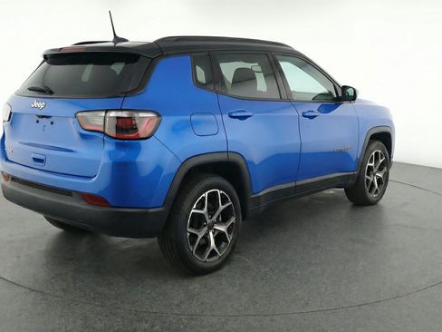 Used 2025 Jeep Compass Limited AWD/4WD image 9