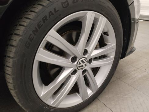Used 2017 Volkswagen Jetta SEL FWD image 31
