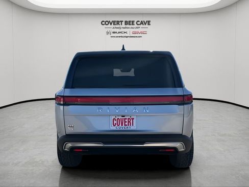 Used 2024 Rivian R1S Adventure image 8
