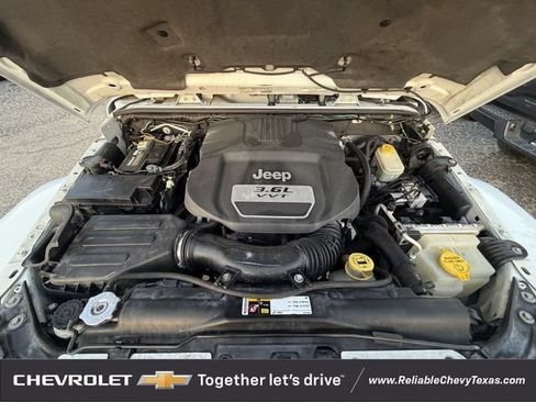 Used 2013 Jeep Wrangler Unlimited Sahara AWD/4WD image 32