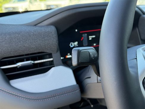 Certified 2025 Ford Explorer Active image 21