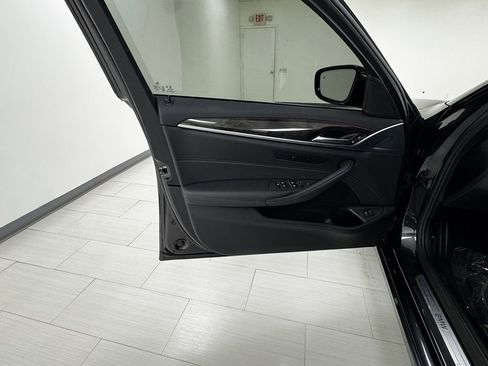 Used 2022 BMW 530i xDrive w/ Convenience Package image 8