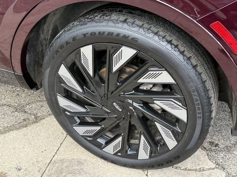 Used 2024 Lincoln Nautilus Reserve w/ Equipment Group 202A image 5