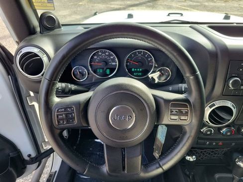 Used 2012 Jeep Wrangler Rubicon w/ PWR Convenience Group image 24