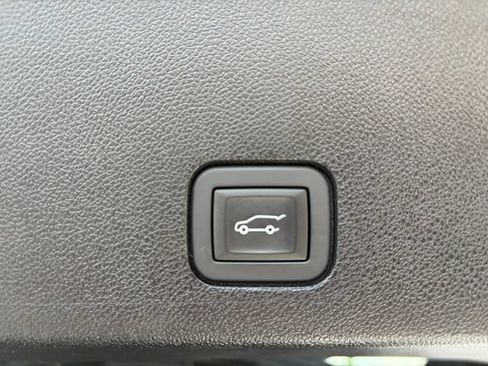 Certified 2024 Cadillac XT6 Premium Luxury w/ Technology Package AWD/4WD image 18