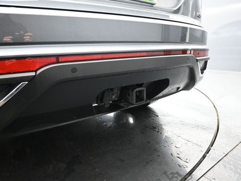 Used 2022 Volkswagen Atlas Cross Sport SE image 9