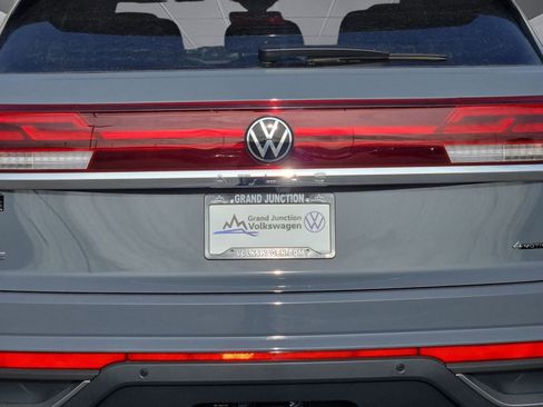 New 2026 Volkswagen Atlas Cross Sport SE image 17