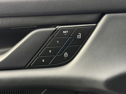 Used 2023 Porsche Taycan 4S w/ Premium Package image 16