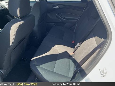 Used 2017 Ford Focus SE FWD image 14
