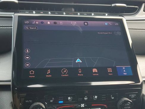 Certified 2025 Jeep Grand Cherokee L Limited w/ Luxury Tech Group II AWD/4WD image 32