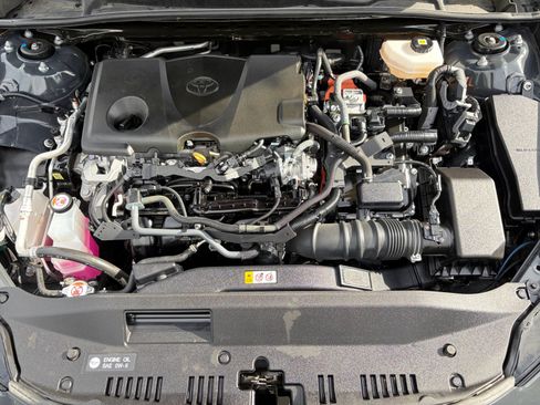 Used 2025 Toyota Camry SE FWD image 31