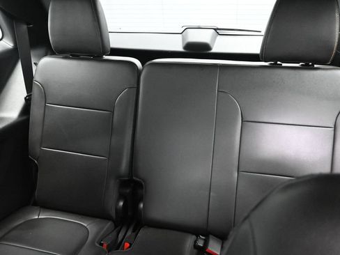 Used 2021 Chevrolet Traverse Premier w/ Redline Edition FWD image 32