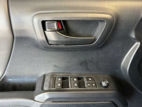 Used 2019 Toyota Tacoma SR w/ SR Convenience Package RWD image 14