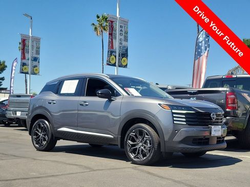 Certified 2026 Nissan Kicks SR FWD image 32