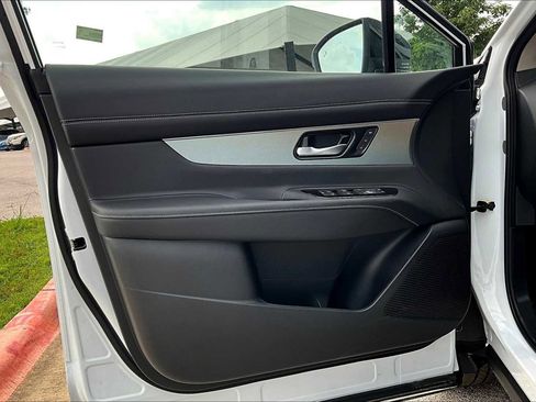 New 2025 Nissan Murano SL image 13