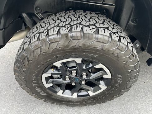Used 2025 Jeep Wrangler Unlimited Rubicon 4xe w/ Convenience Group AWD/4WD image 14
