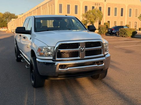 Used 2014 RAM 2500 Tradesman w/ Chrome Appearance Group AWD/4WD image 4