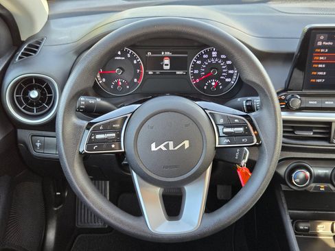 Used 2022 Kia Forte LXS FWD image 26