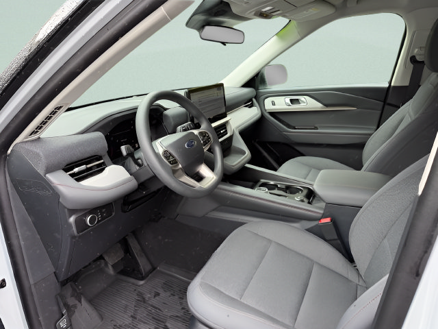 Used 2026 Ford Explorer Active AWD/4WD image 4