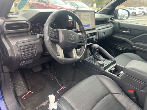 Used 2024 Toyota Tacoma TRD Off-Road w/ TRD Off Road Premium Package image 8