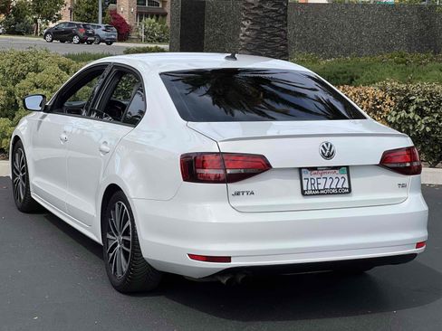 Used 2016 Volkswagen Jetta Sport w/ Lighting Package image 18