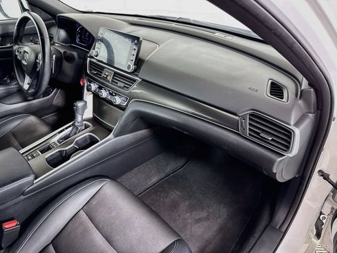 Used 2018 Honda Accord Sport image 27