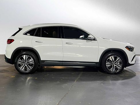 Certified 2025 Mercedes-Benz GLA 250 4MATIC image 2