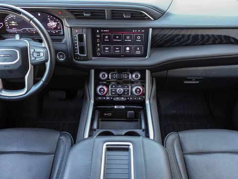 Used 2024 GMC Yukon Denali w/ Advanced Technology Package AWD/4WD image 14