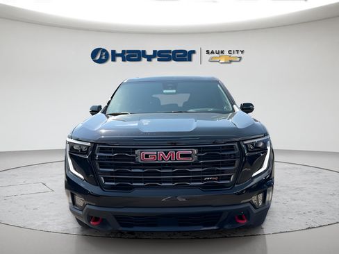 Used 2026 GMC Acadia AT4 w/ Luxury Package AWD/4WD image 4