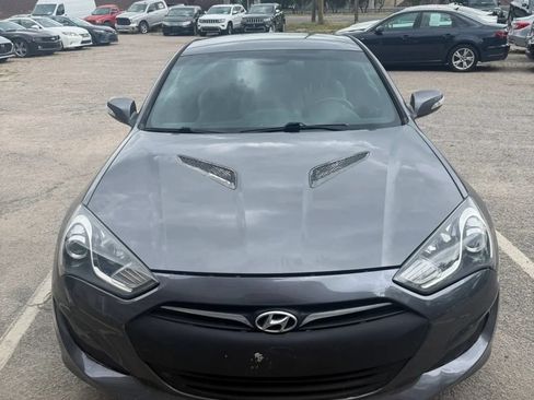 Used 2015 Hyundai Genesis 3.8 RWD image 3