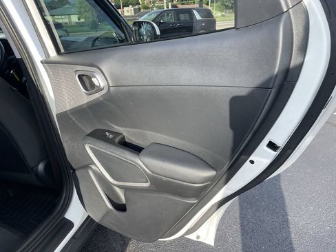 Used 2022 Kia Soul LX FWD image 21