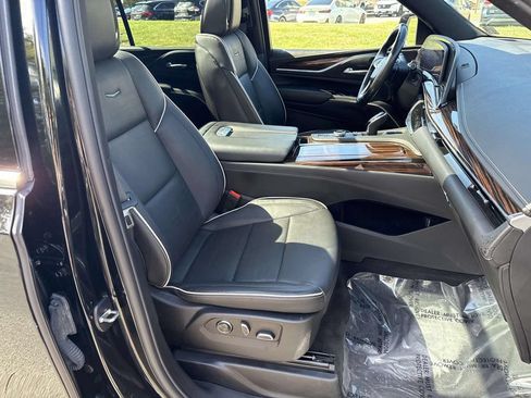 Used 2023 Cadillac Escalade Premium Luxury w/ Performance Package AWD/4WD image 7