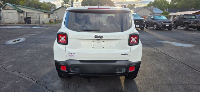 Used 2016 Jeep Renegade Latitude w/ Cold Weather Group AWD/4WD image 5