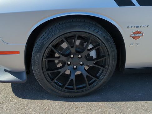 Used 2022 Dodge Challenger R/T RWD image 11