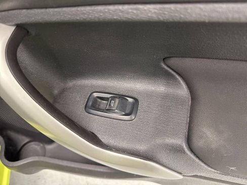 Used 2012 Ford Fiesta SE image 23