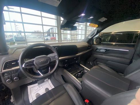 Used 2025 Chevrolet Suburban RST w/ Comfort Package image 14