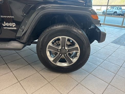 Used 2019 Jeep Wrangler Unlimited Sahara image 26