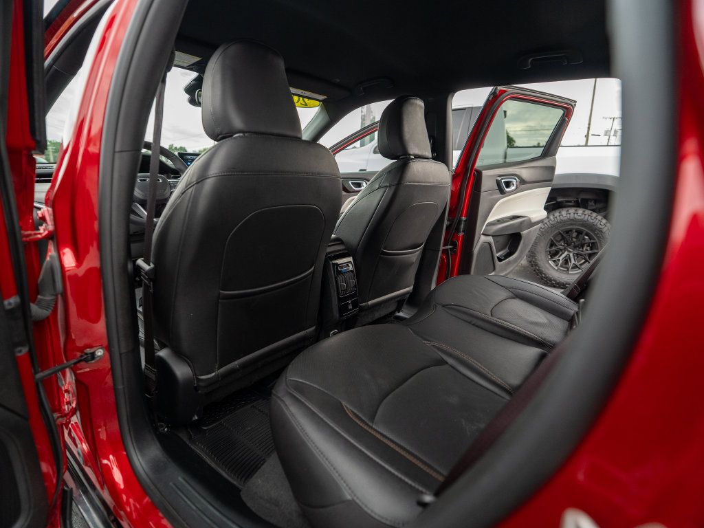 Used 2024 Jeep Compass Limited w/ Elite Group AWD/4WD image 16