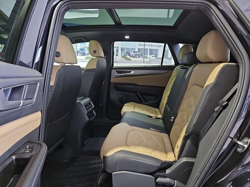 New 2026 Volkswagen Atlas Cross Sport SE image 10