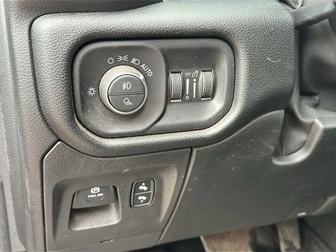 Used 2019 RAM 1500 Big Horn image 16