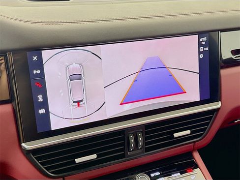 Used 2023 Porsche Cayenne S image 20