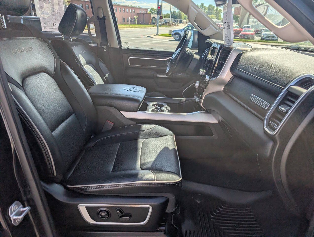 Used 2020 RAM 1500 Laramie AWD/4WD image 17