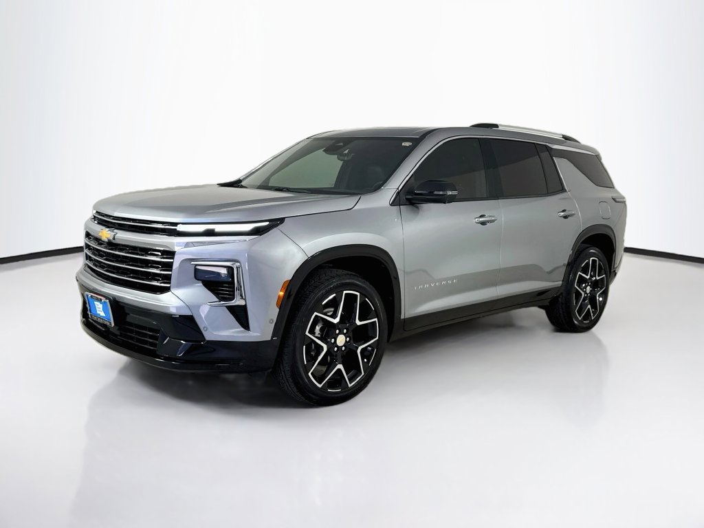Used 2025 Chevrolet Traverse High Country AWD/4WD image 3