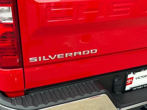 Used 2025 Chevrolet Silverado 1500 LT AWD/4WD image 23