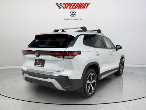 Used 2025 Volkswagen Tiguan SE image 7